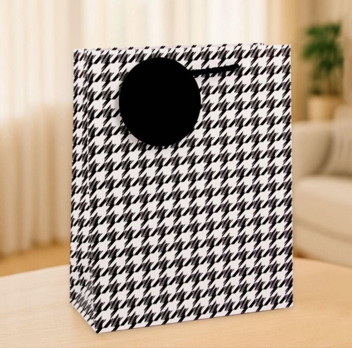 Подарочные пакеты, в розницу и оптом.