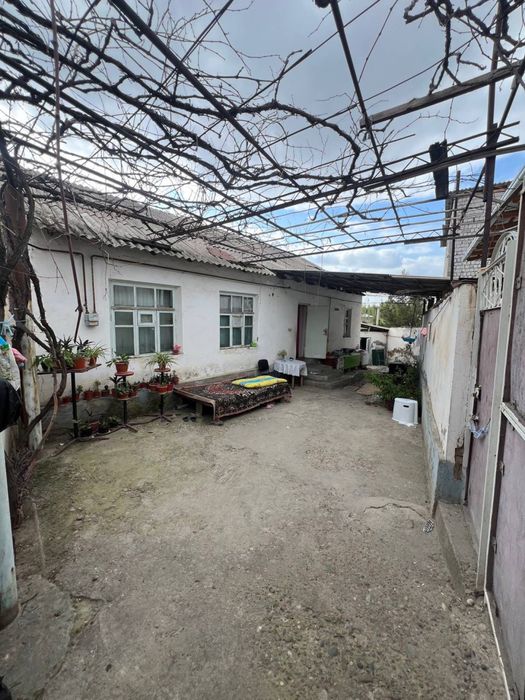 Ynagiyolda uy sotiladi zor narxta ulgurila