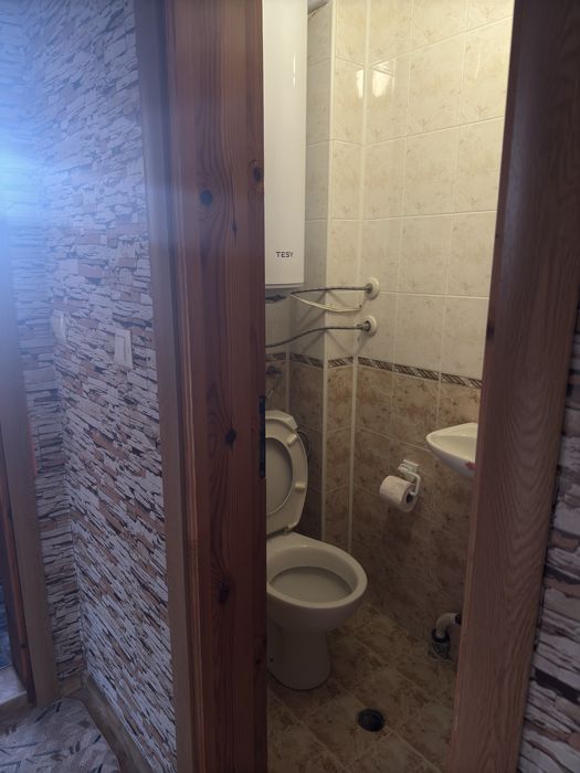 Дава се под наем Тристаен апартамент в Добрич, Градска болница - 92 кв.м за 306 € - Снимка #3