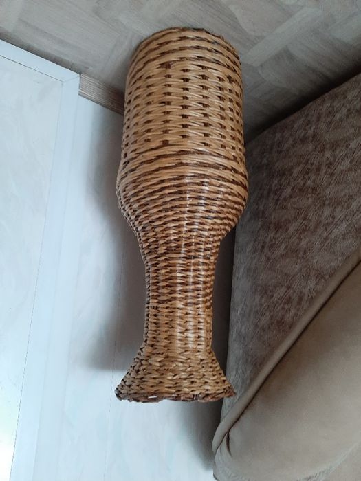 Напольная ваза ручной работы