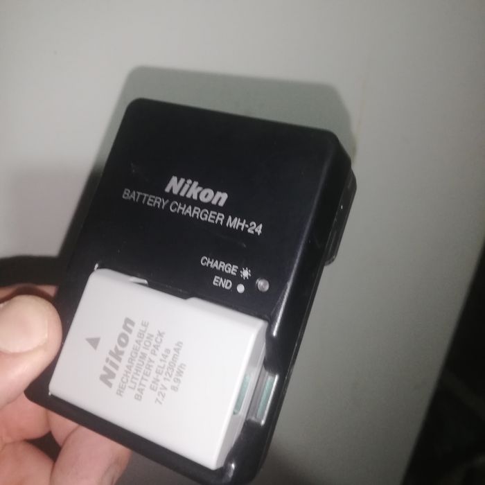 NIKON D300 продам+штатив