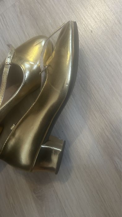 Туфли танцевальные золотистые