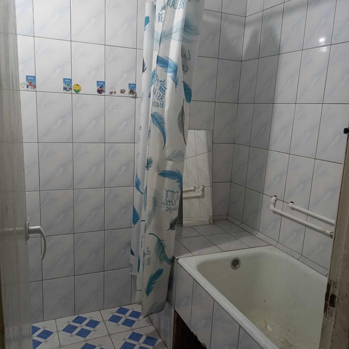 Аренда.1/1/9 Яшнобод рн.Авиасозлар-2.Квартира пустая.250у.е.