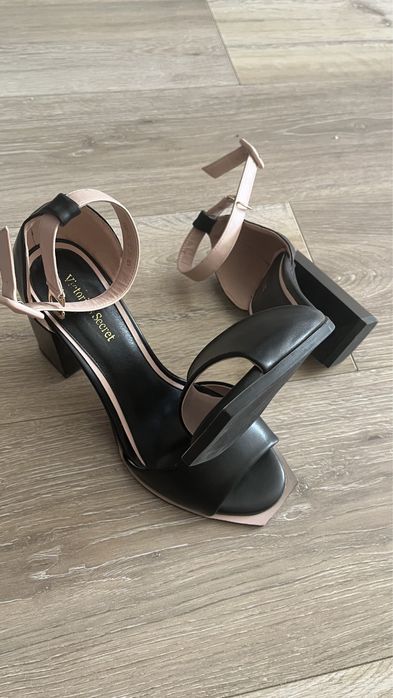 Летний обувь, босоножки