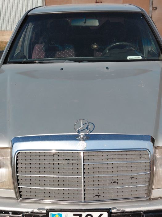 Mercedes-Benz E-Class, 1992