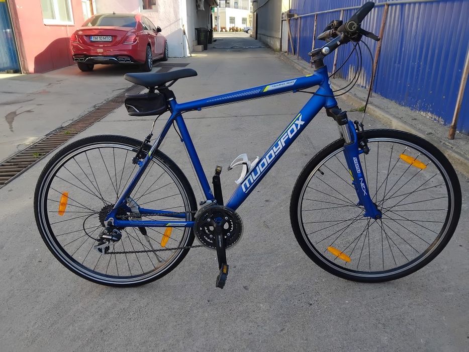 Vând bicicleta din aluminiu pentru bărbați