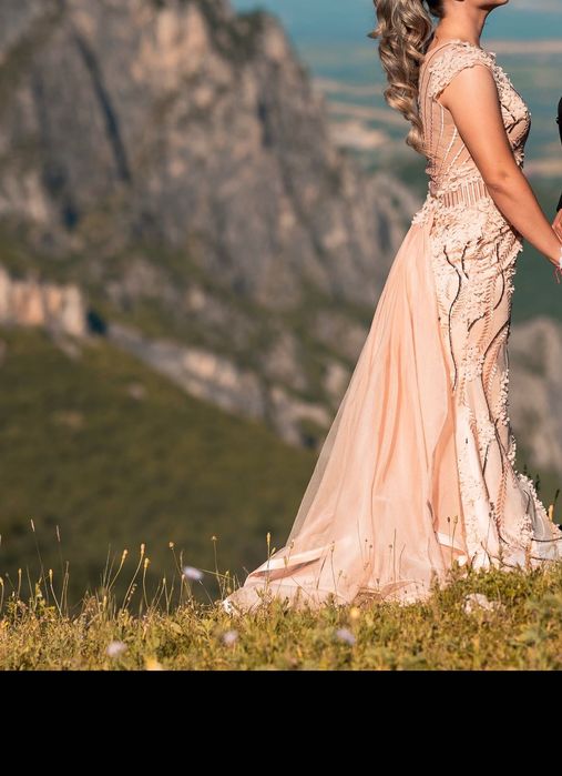 Рокля с 3д цветя официална