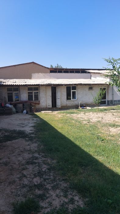 Файзли хонадон сотилади шароитлари ўрта сув газ свет вайфай бор  100 $