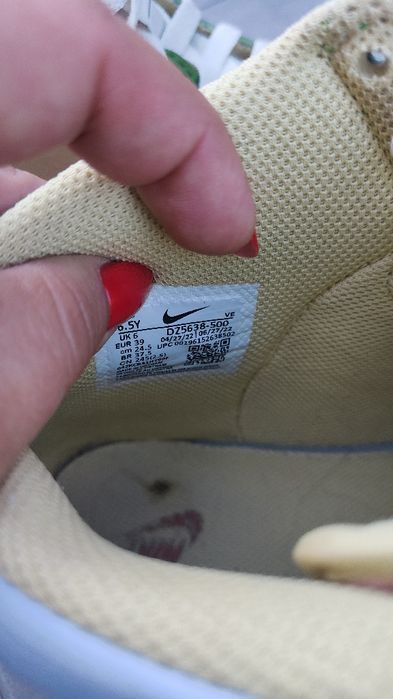 Vând Nike Dunk High multicolor, marime 39