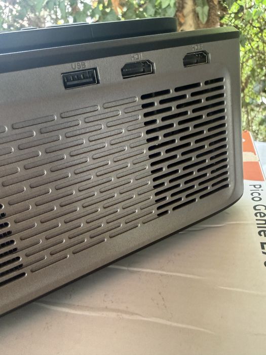 Pico Genie L700 Full HD Smart Projector