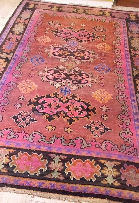 Продаётся ковёр ручной работы