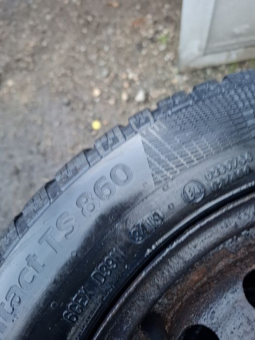 Vand set 4 roti R 14 ford fiesta au anvelope 175 65 14 iarna bune