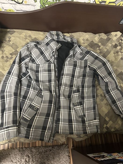 Продвам якета втора употреба перфекно състояние