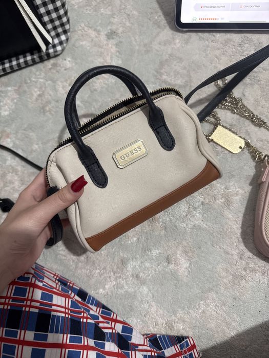 Сумки guess через плечо