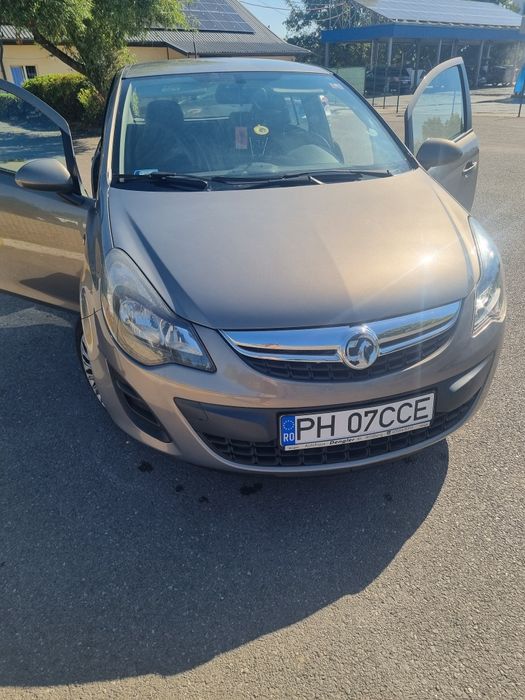 Opel corsa ,an de fabricație 2014 benzina  motor 1.2 culoarea gri,