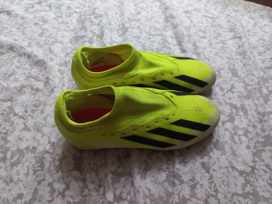 Детски бутонки адидас