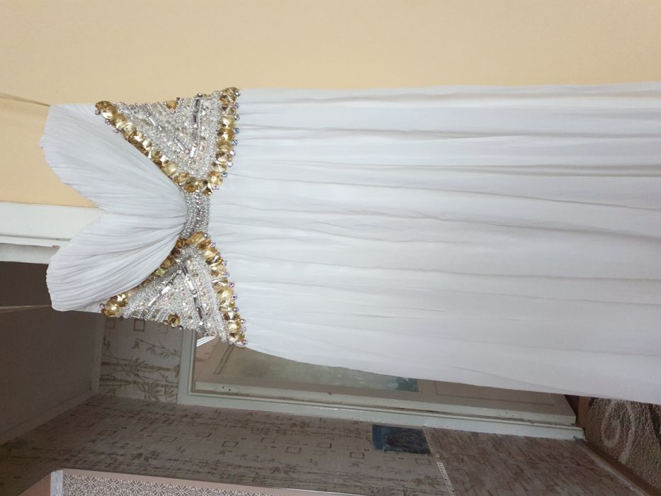 Шикарное платье