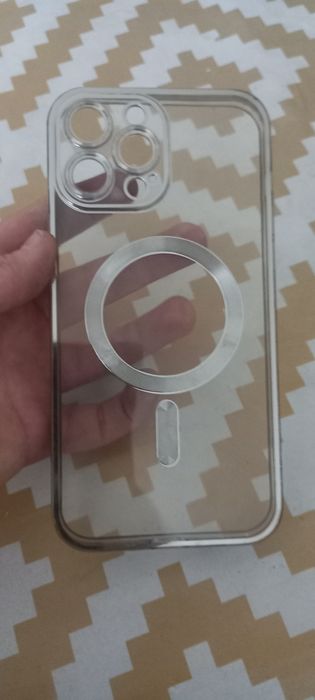 Два чехла для айфон