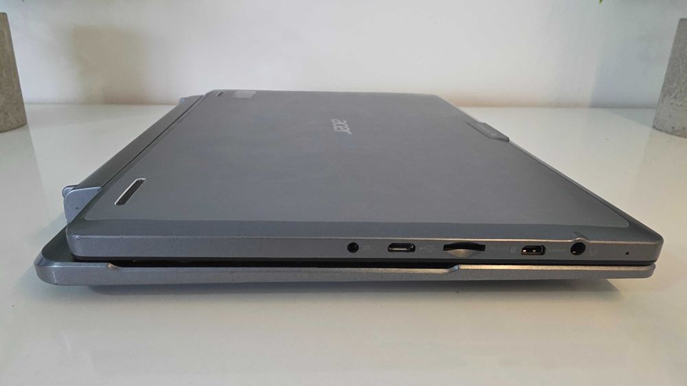 Tableta 2 in 1 Acer One S1002