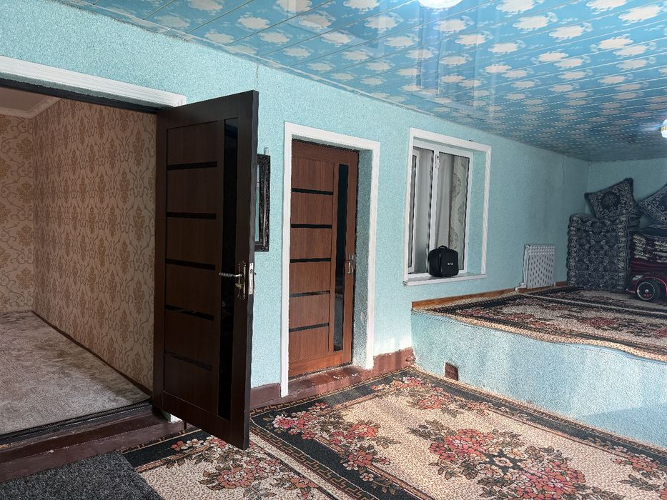 Uy sotiladi hovli 7sotxli obmen bor