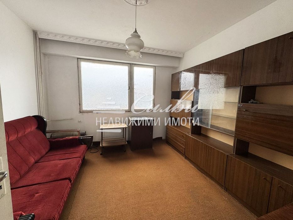 Тристаен апартамент на предпочитан ЧЕТВЪРТИ ЕТАЖ – кв. Пети полк