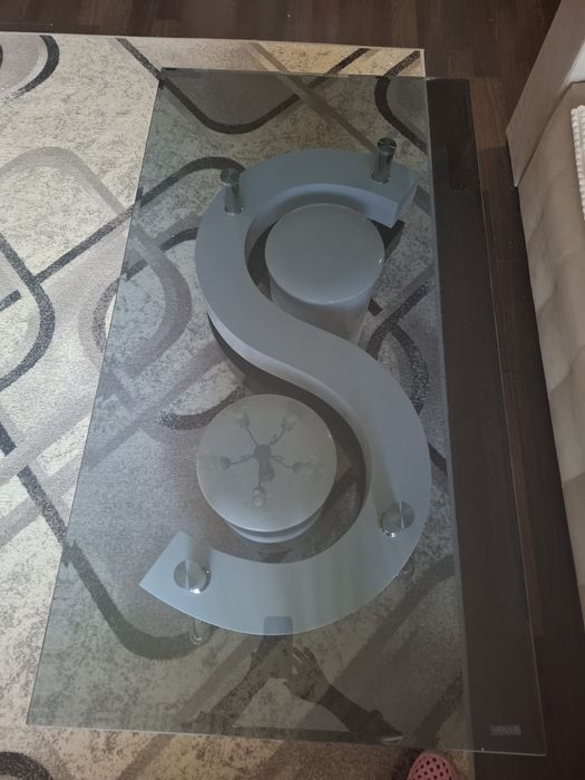 Холна маса. Дълижина 130 см. Ширина 70 см.