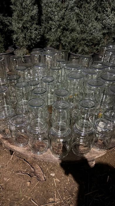 Банки продаже имеются банки объёмом 3, 2, 1 литр, а также 07, 05 литр