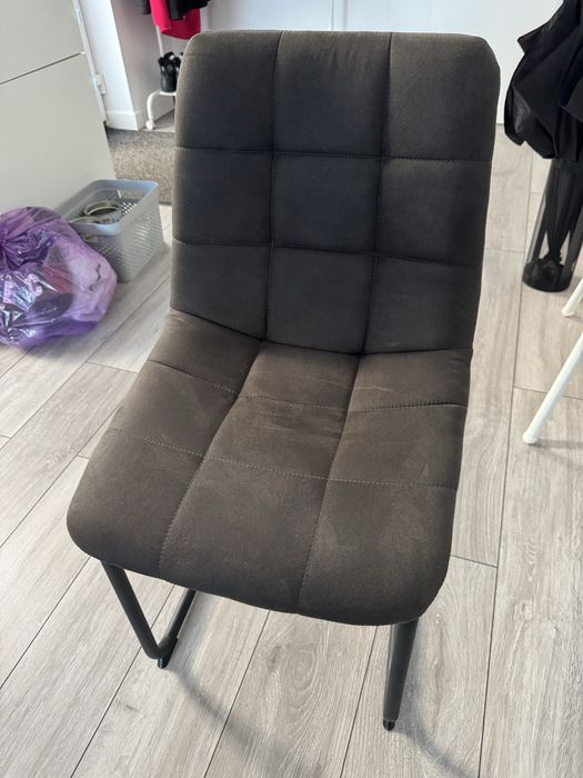 Scaun tapitat gri inchis