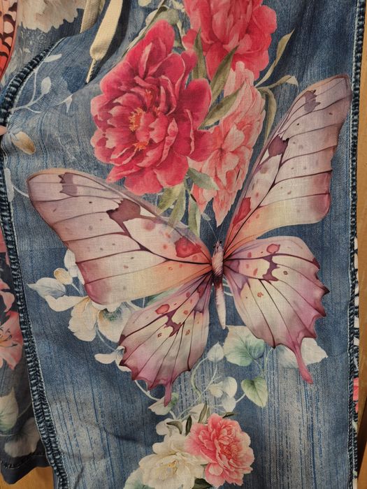 Pantaloni noi ,gen blug