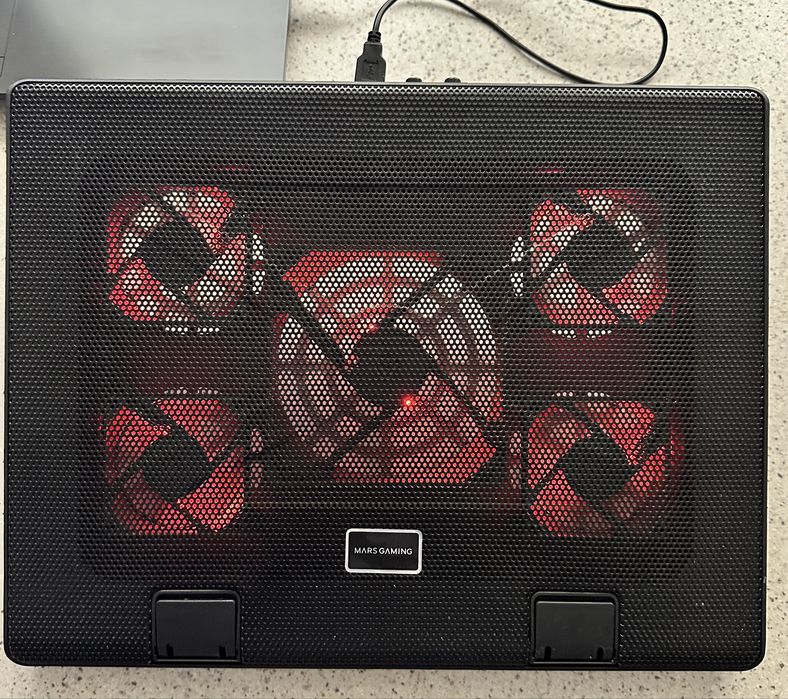 Laptop DREAM MACHINES + Cooler