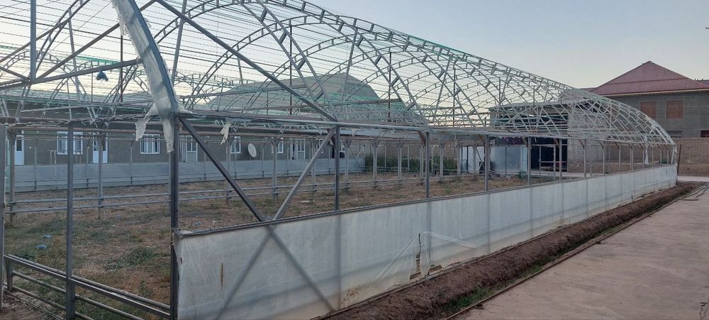 Tayyor issiqxona sotiladi