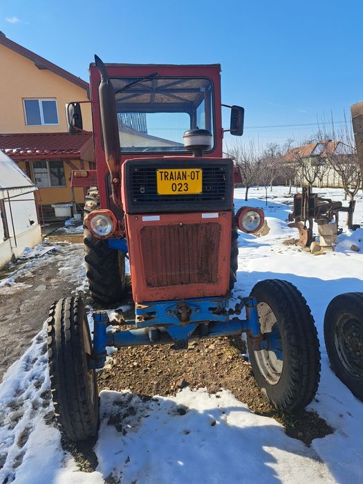 Vînd tractor u 650 si utilaje
