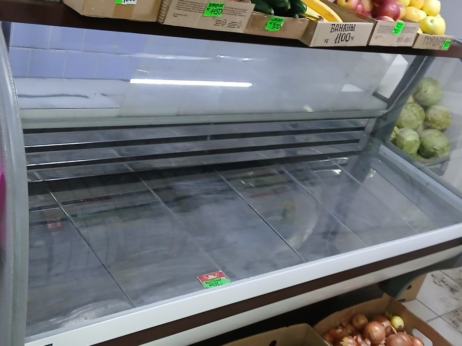 Продам витринные холодильники