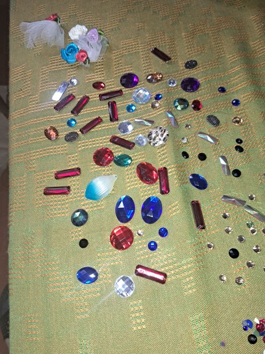 Пайетки и стразы для творчества