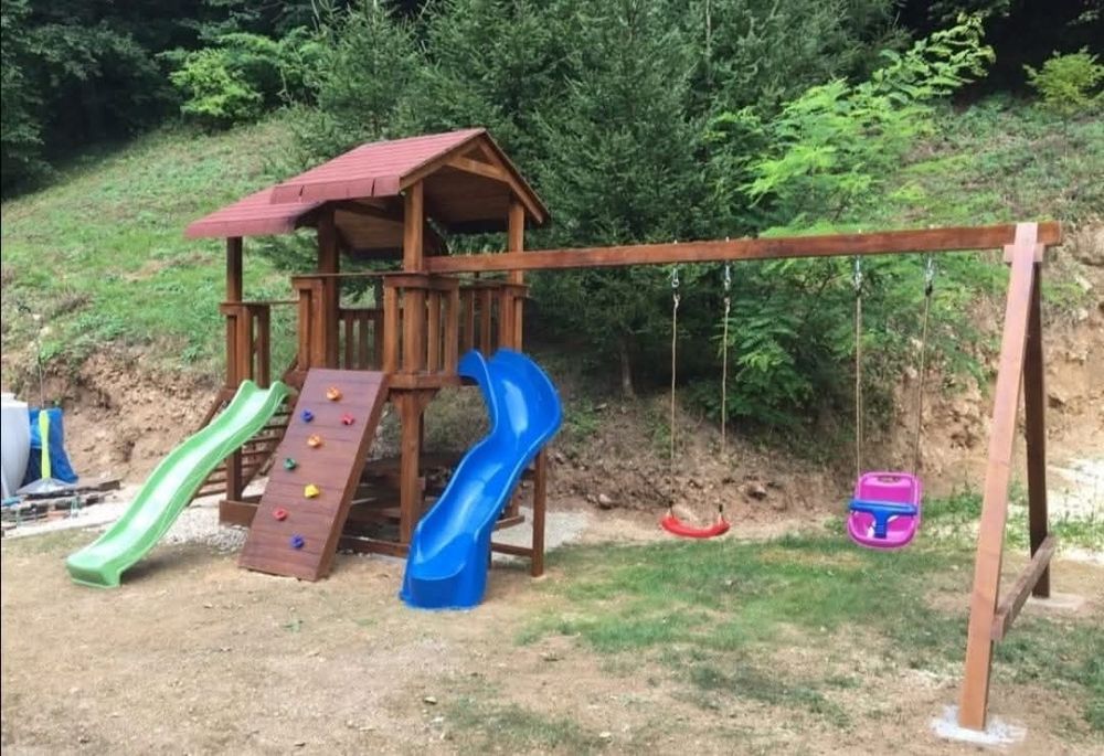 Căsuța copii/ tobogan /loc de joaca