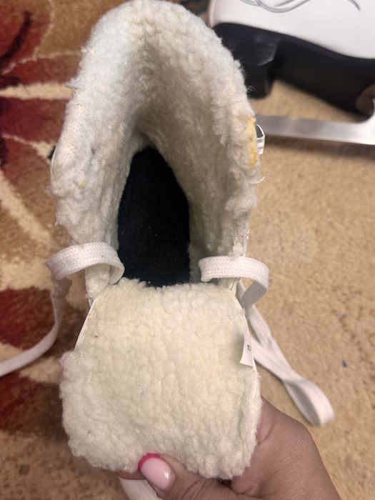 Коньки фигурные на девочку