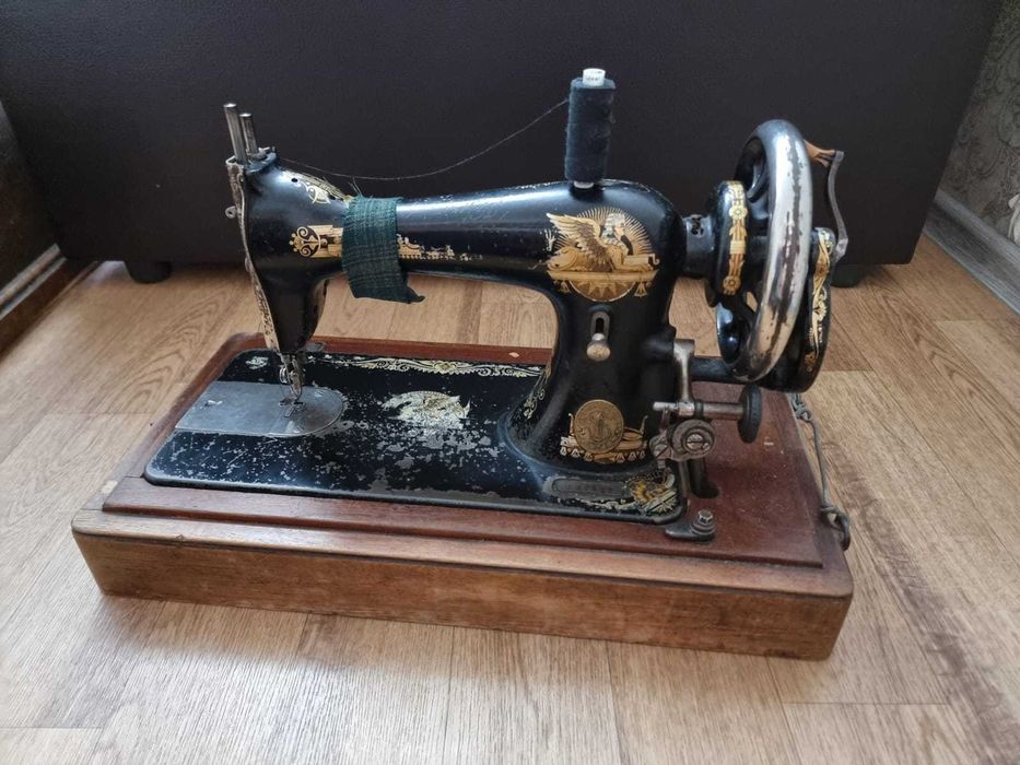 Продам швейную машинку СССР