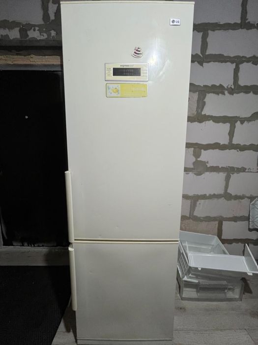 Продам холодильник, г.Тобыл