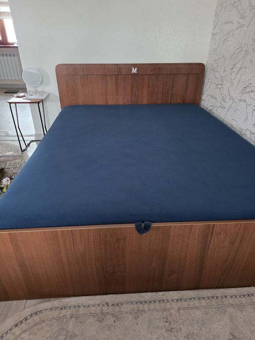 Кровать двуспальная