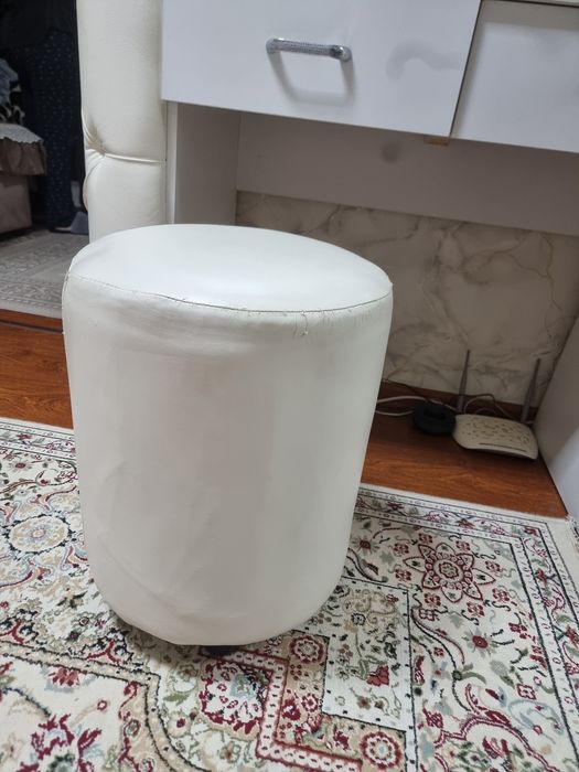 Продам комод и пуфик