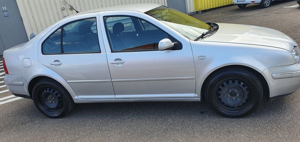 Vand vw bora 1.6 16v benzina