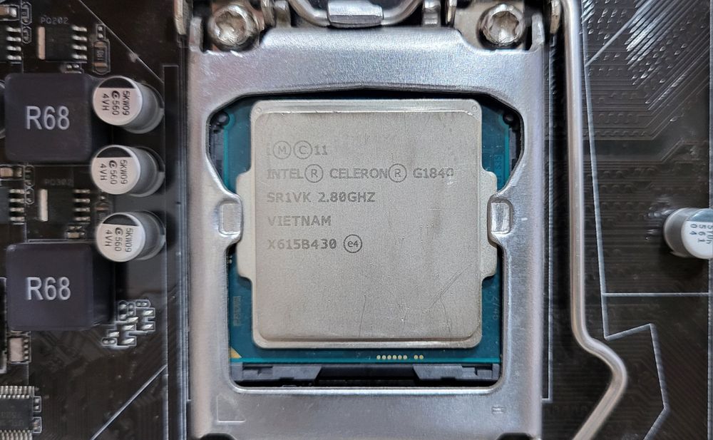 Материнская плата