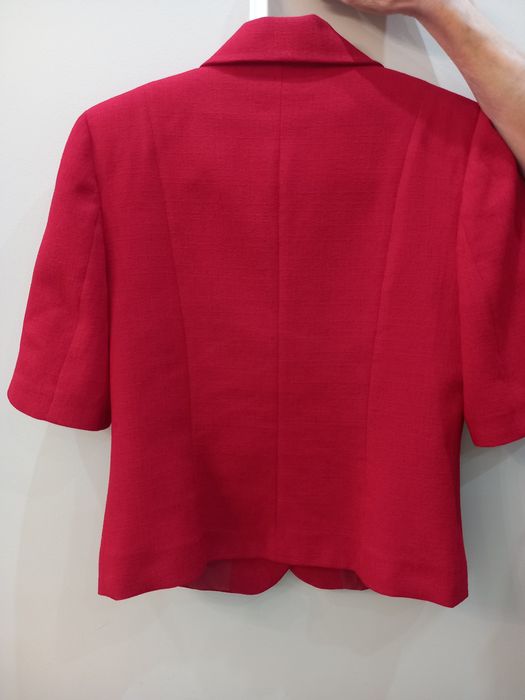 Пиджак можно носить со многими вещами