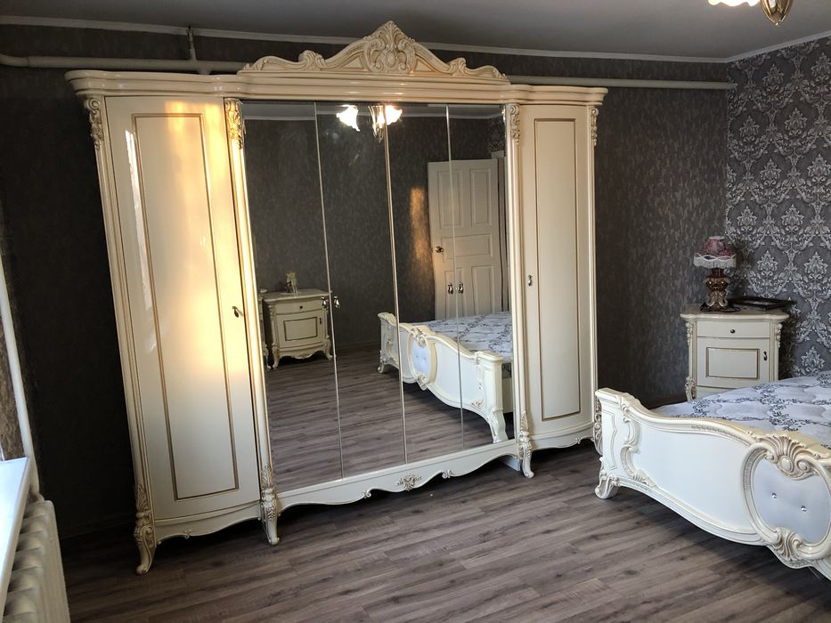 Продам спальный гарнитур