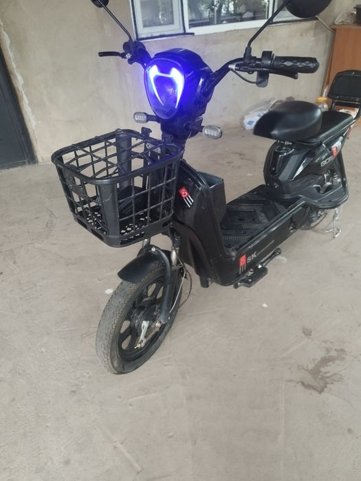 Продается Электро скутер Ск8 16 дюймов
