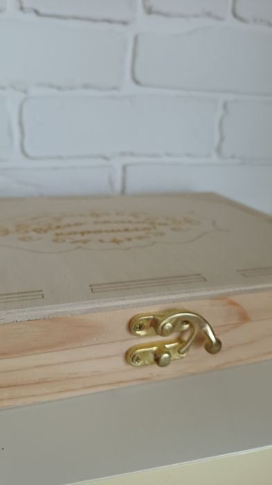 Шкатулка из дерева