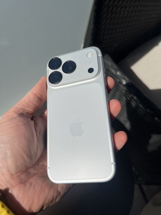 Iphone 17 Pro Silver