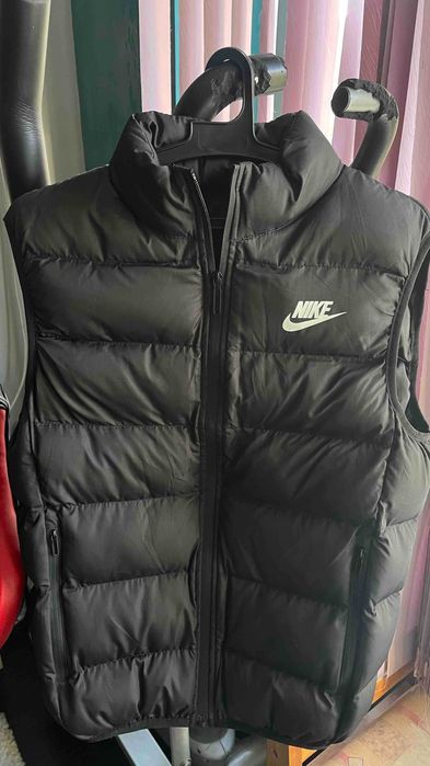 Мъжки елек Nike, умален размер