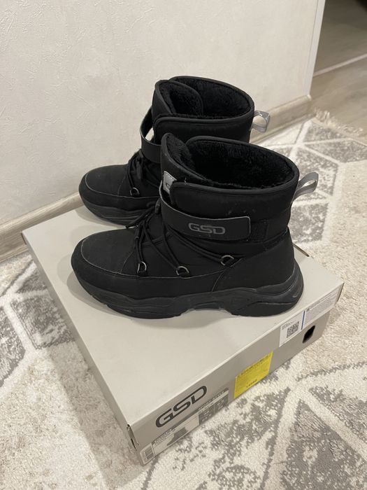 Продам дутики на подростка