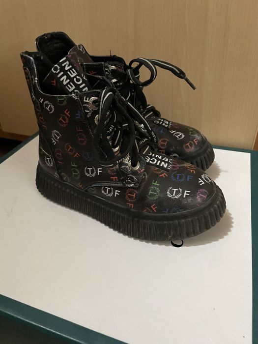 Продам кожаную обувь для девочки